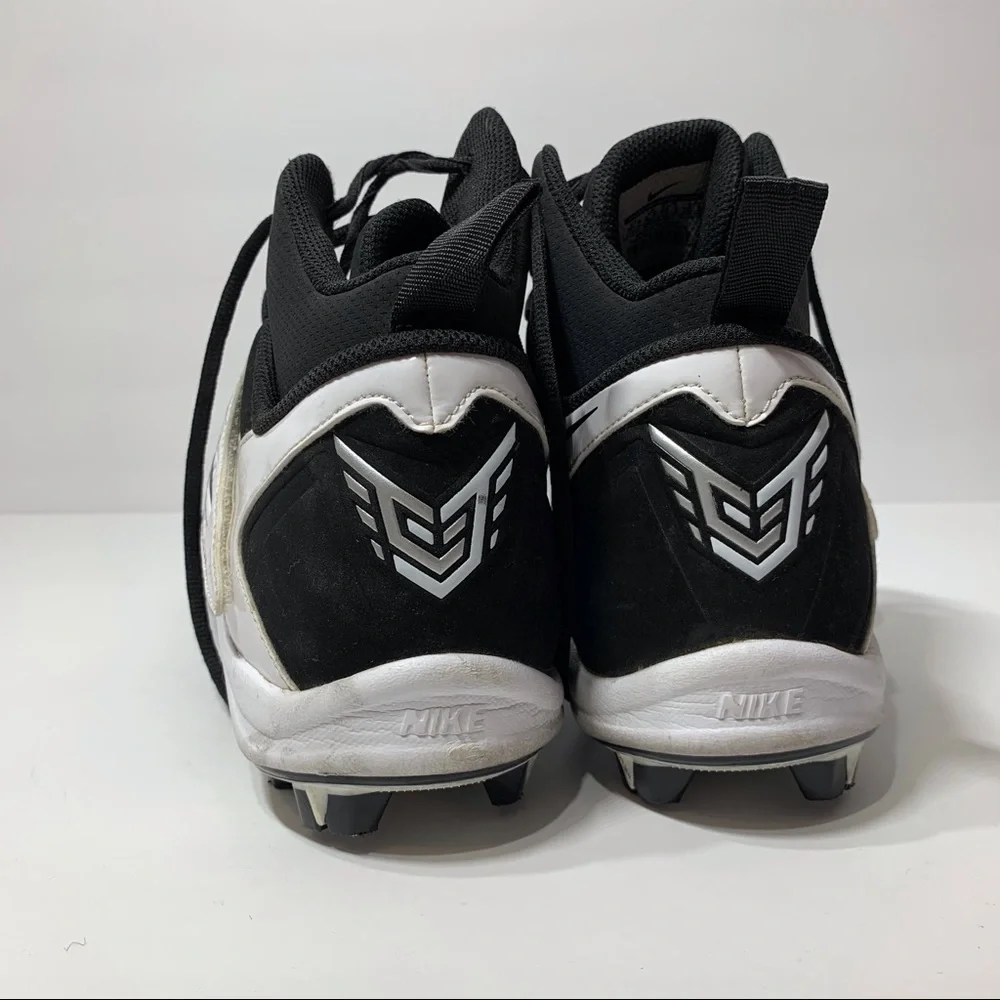 EUC Nike CJ81 Football Cleats‎ Lace-up Velcro Close